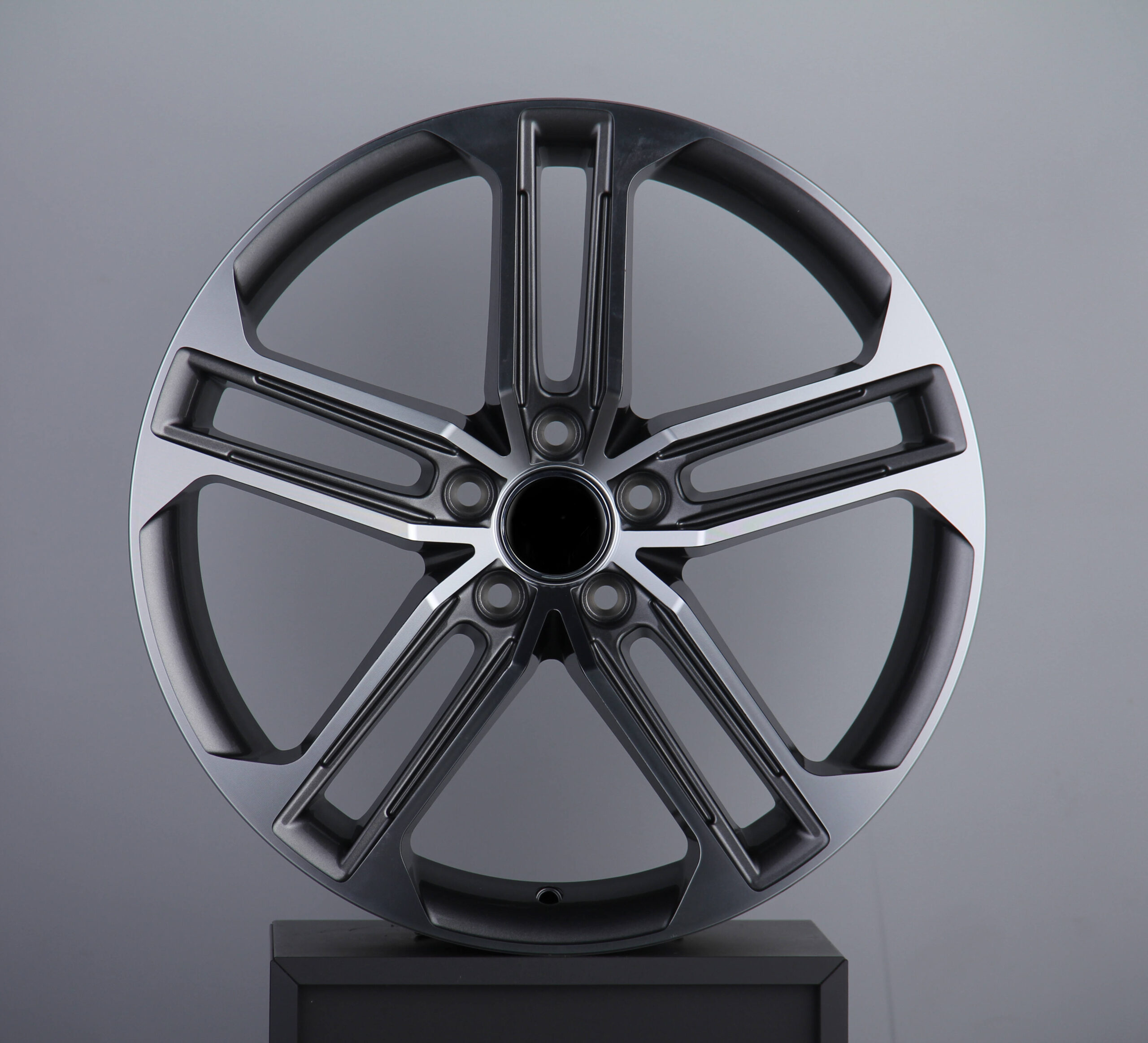 Audi S8 2019 6104 - Image 2