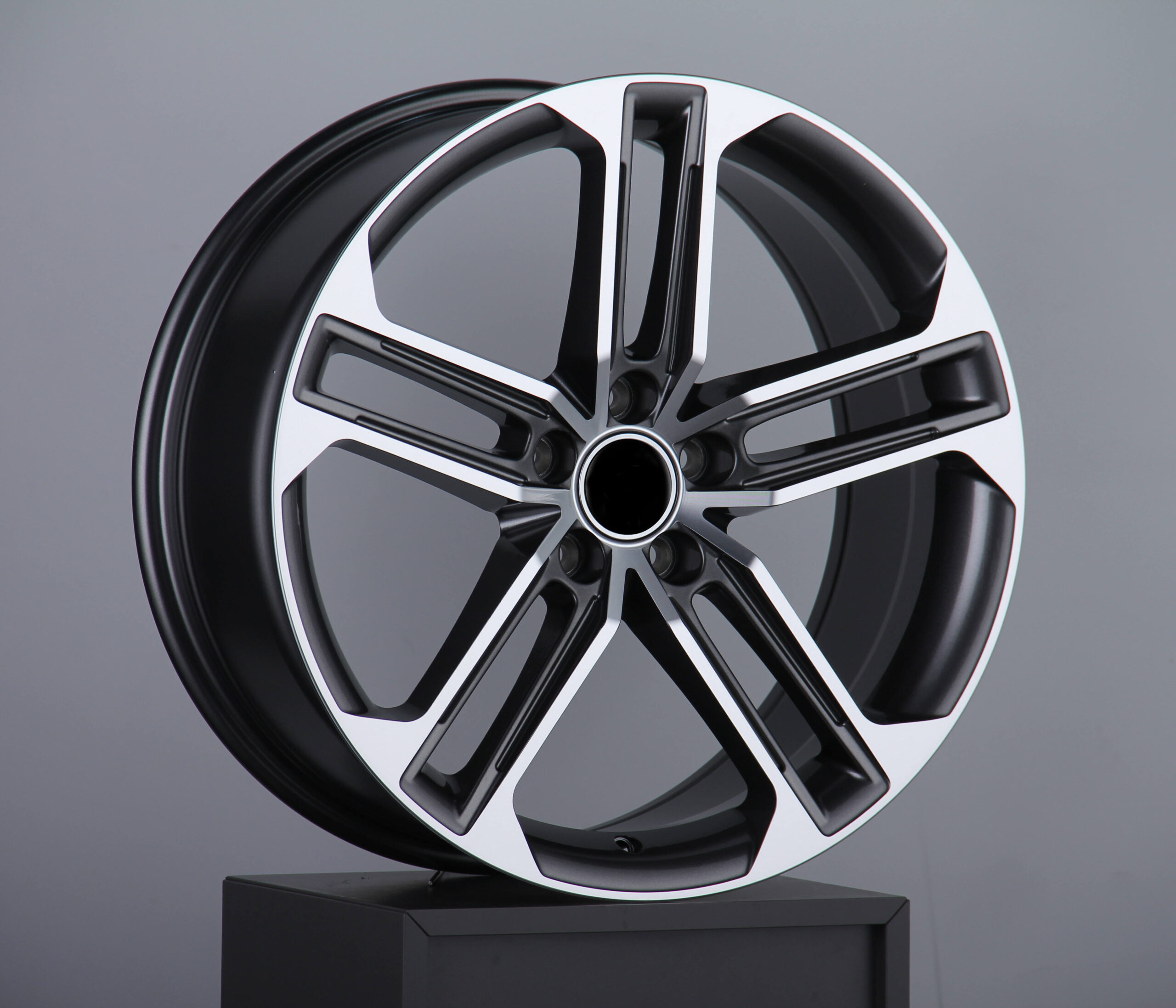 Audi S8 2019 6104 - Image 3